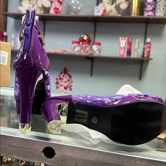 Elegant Purple Lace Women's Heels - Picture 3 of 3